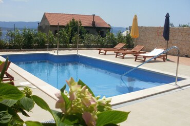 Bol swimming pool apartment (4) Bol swimming pool apartment (4)