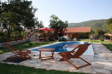 Croatia pool villa in coutryside (1) Croatia pool villa in coutryside (1)