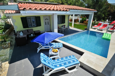 Holiday pool Villa Milna Holiday pool Villa Milna