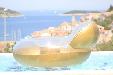 Vis Croatia modern pool Villa rent (1) Vis Croatia modern pool Villa rent (1)