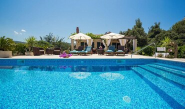 seaside and pool villa holidays Brac island Croatia (44) seaside and pool villa holidays Brac island Croatia (44)