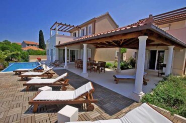 Luxury Villa Mirca Brac island (2) Luxury Villa Mirca Brac island (2)