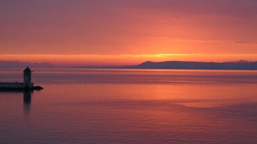 bol sunset in bol harbour